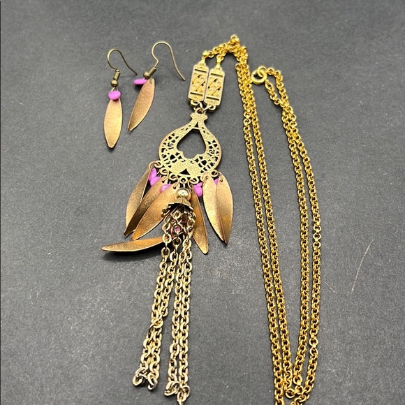 Vintage dangling charm tassel necklace, earrings - Picture 6 of 6